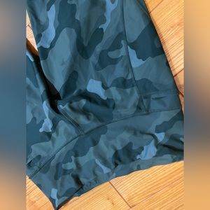 Green camouflage old navy leggings with pockets